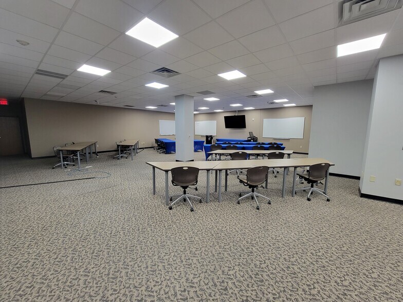 More Photos Of 114 S Main Ave, Sioux Falls Office For Lease