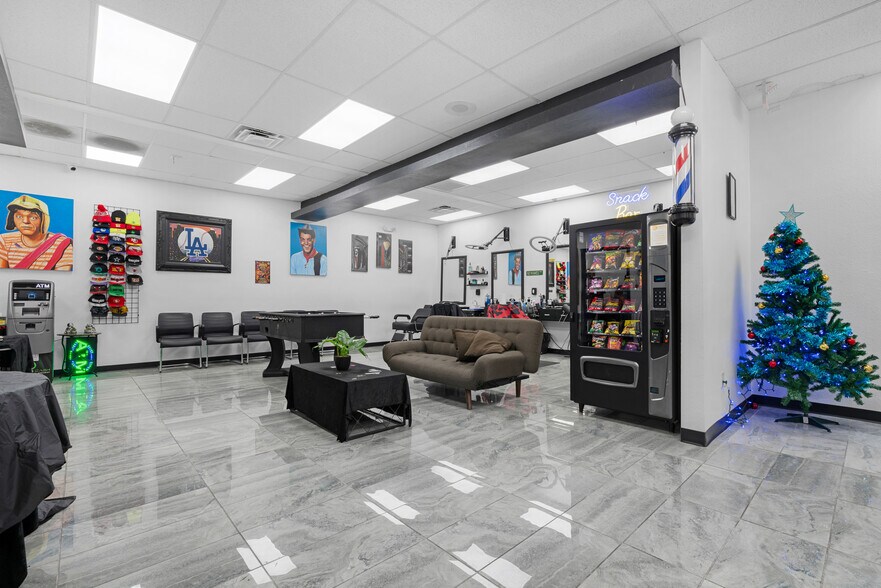 More Photos Of 4105 S Central Ave, Phoenix Freestanding For Sale