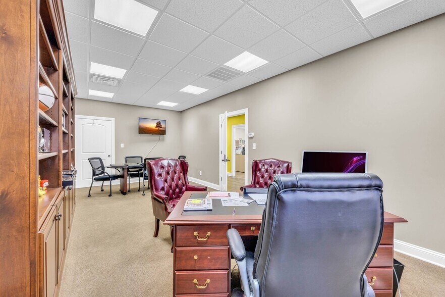 More Photos Of 24 Hartwell St, Royston Office For Sale