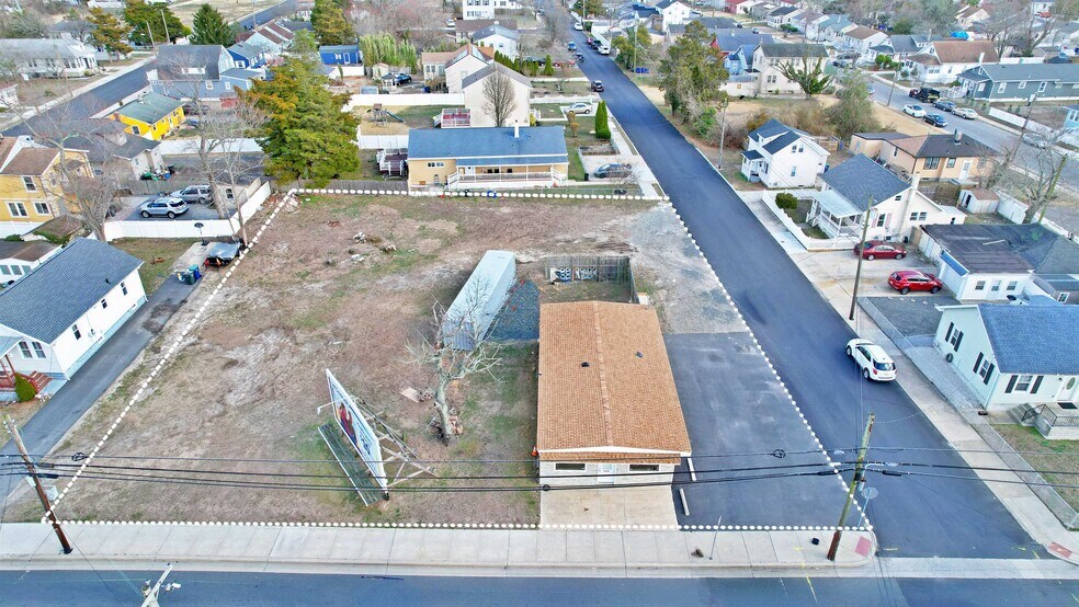 More Photos Of 1034 N Main St, Pleasantville Flex For Sale