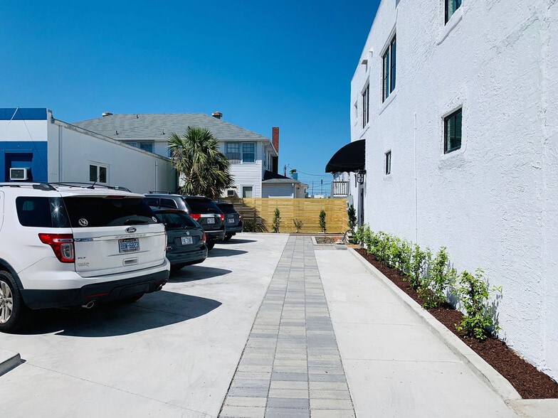 More Photos Of 112 Cape Fear Blvd, Carolina Beach Freestanding For Sale