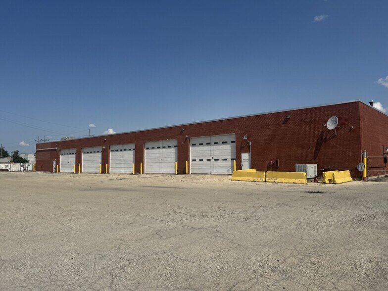 More Photos Of 5041 W Pershing Rd, Stickney Truck Terminal For Lease