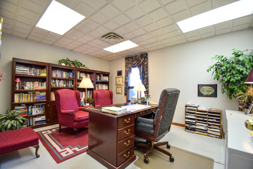 More Photos Of 6373 Kittyhawk Commons Blvd, Dayton Office For Lease