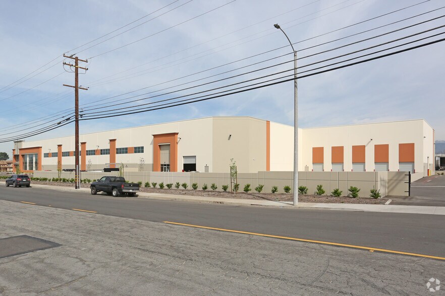 More Photos Of 1258 S Reservoir St, Pomona Warehouse For Lease