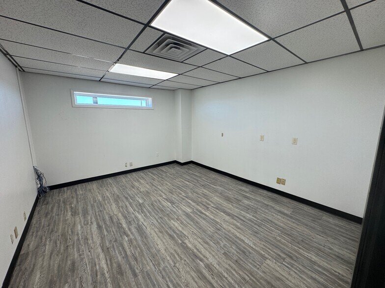 More Photos Of 3334 S Service Rd, Stanton Warehouse For Sale