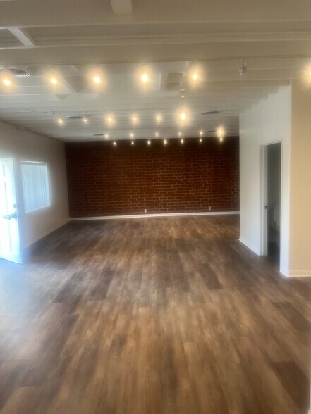 More Photos Of 4110 Cahuenga Blvd, Toluca Lake Office Residential For Lease