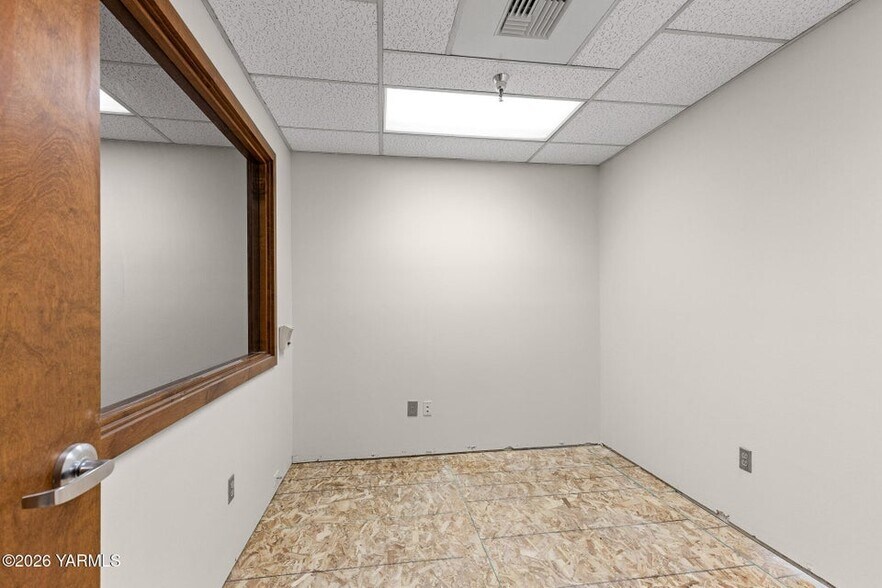 More Photos Of 303 S 12th Ave, Yakima Medical For Sale