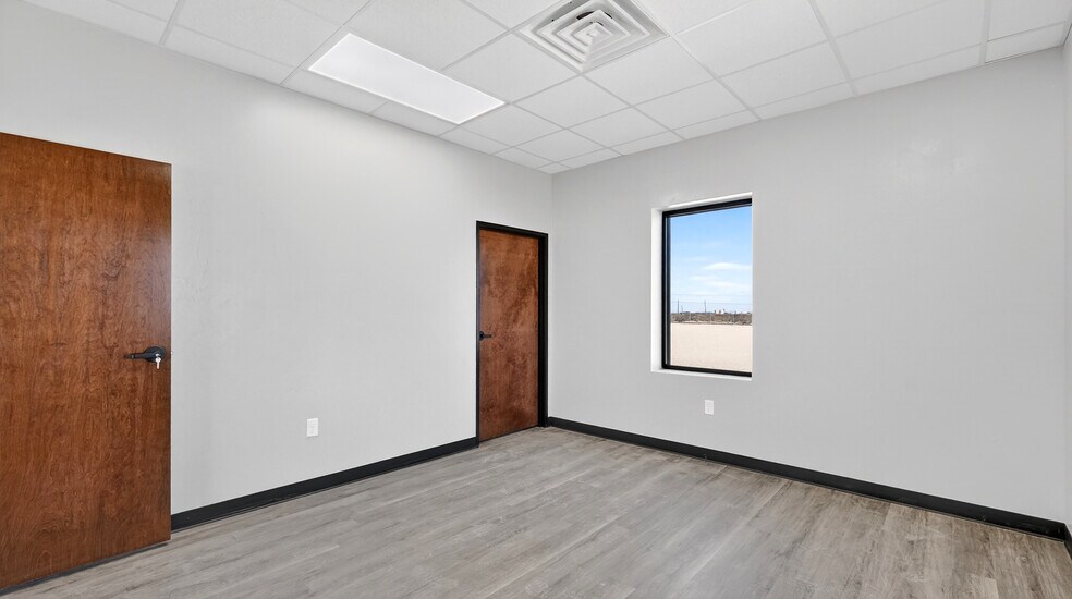 More Photos Of 16510 W Basin St, Odessa Warehouse For Sale