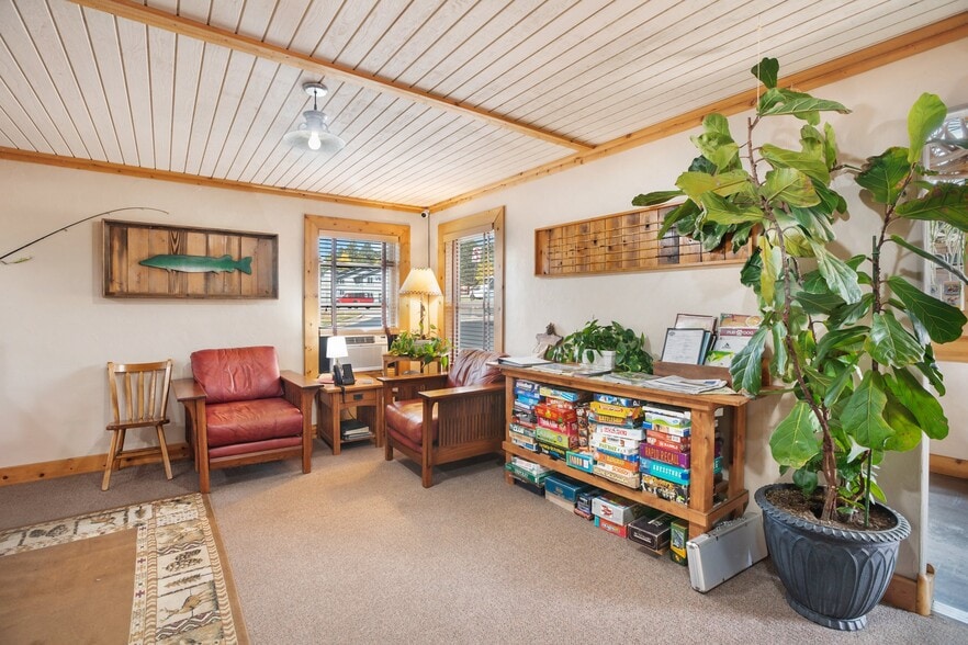 More Photos Of 777 E Highway 24, Woodland Park Hotel For Sale