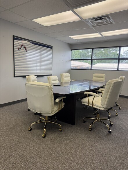 More Photos Of 600 Lorna Sq, Birmingham Coworking Space