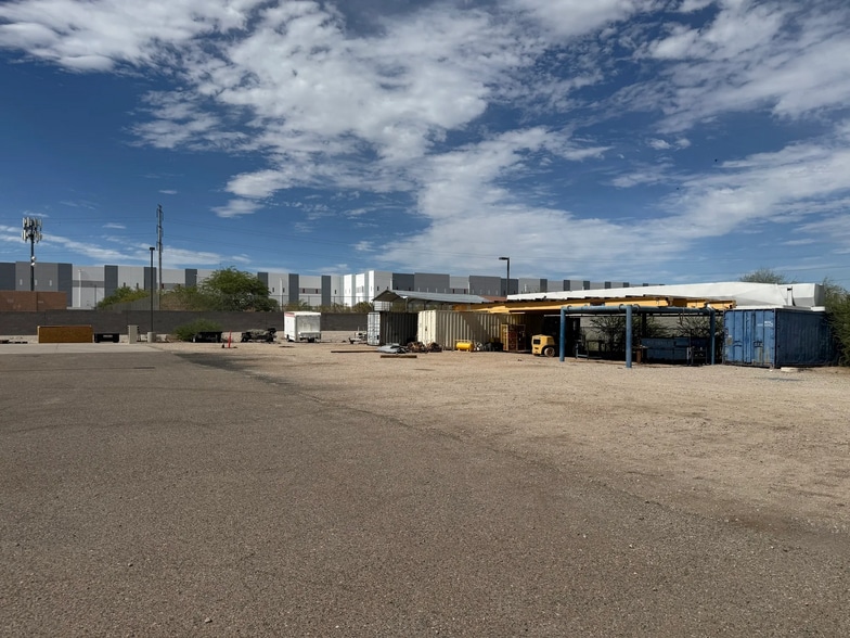 More Photos Of 4055 S Sarival Ave, Goodyear Showroom For Lease