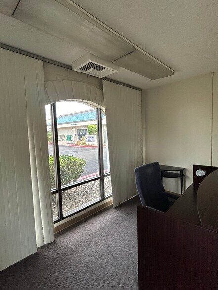 More Photos Of 1475 Terminal Way, Reno Office For Lease