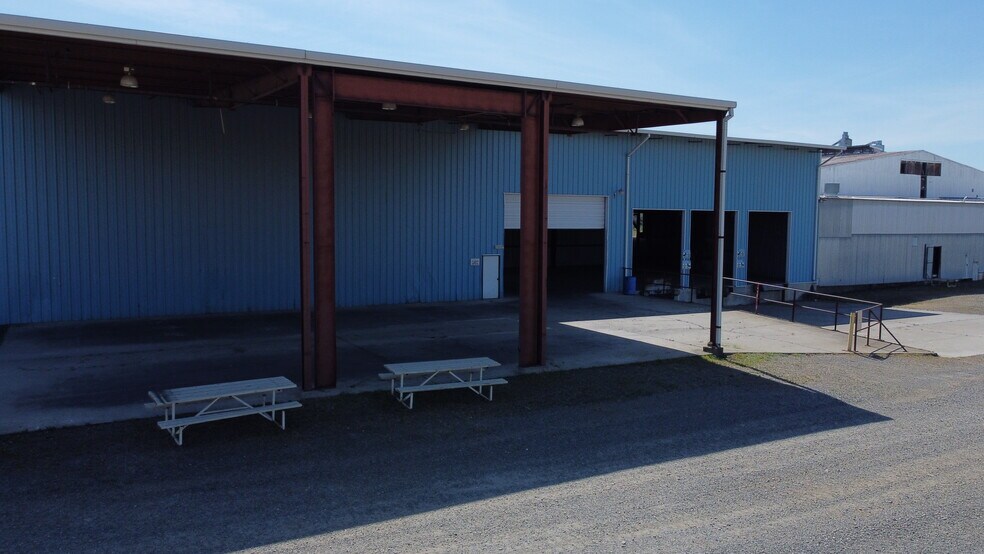 More Photos Of 1980 Kusel Rd, Oroville Manufacturing For Lease