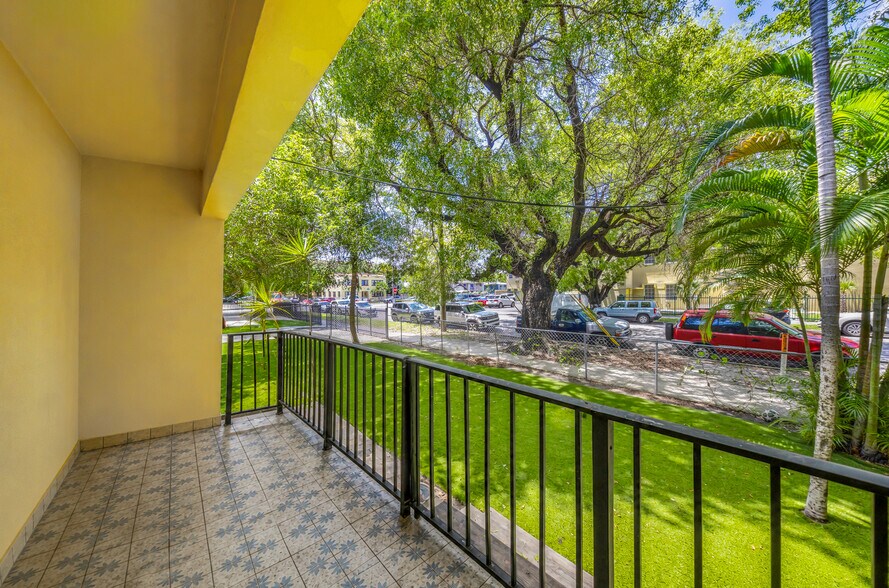 More Photos Of 840-858 NW 4th St, Miami Apartments For Sale