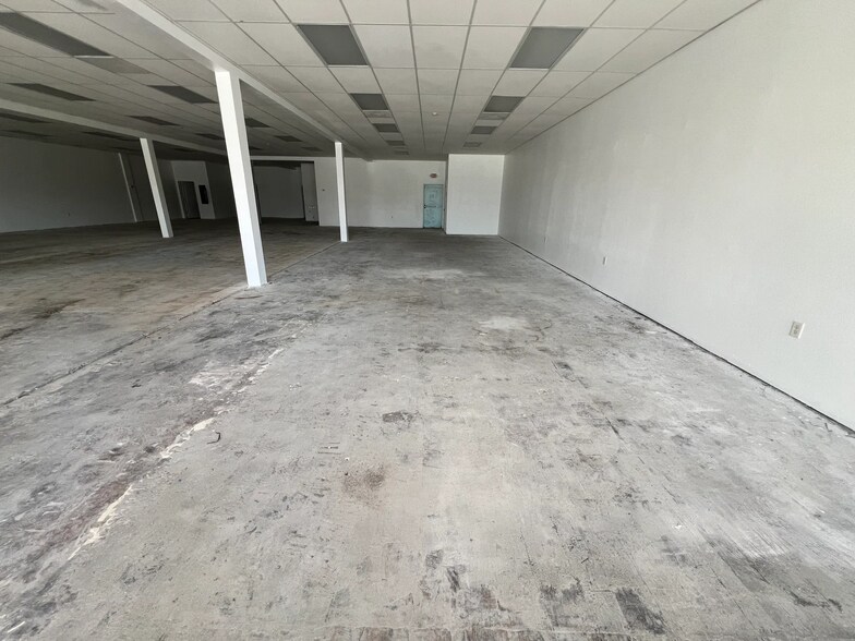 More Photos Of 686-728 Cheney Hwy, Titusville Unknown For Lease