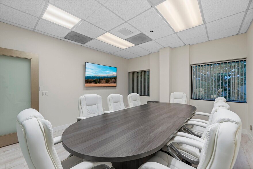 More Photos Of 28720 Roadside Dr, Agoura Hills Office For Lease