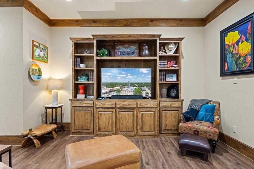 More Photos Of 1904 Floyd Rd, Weatherford Specialty For Sale
