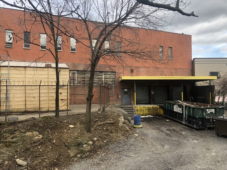 Primary Photo Of 144 E Kingsbridge Rd, Mount Vernon Warehouse For Sale