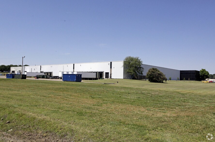 More Photos Of 1 Delfield Dr, Covington Warehouse For Lease