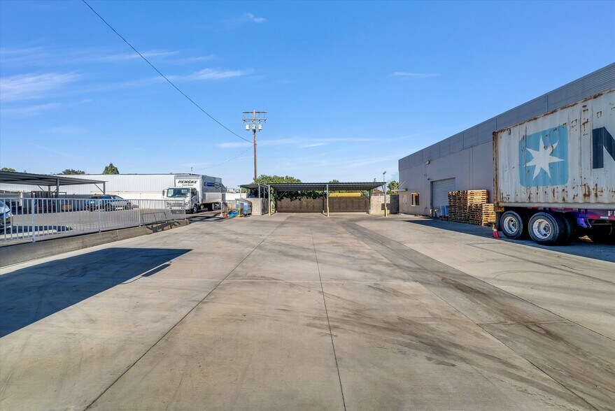 More Photos Of 2664 Stingle Ave, Rosemead Manufacturing For Lease