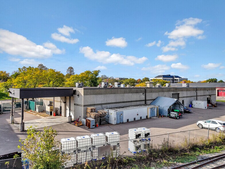 More Photos Of 5 Empire Dr, Saint Paul Flex For Sale