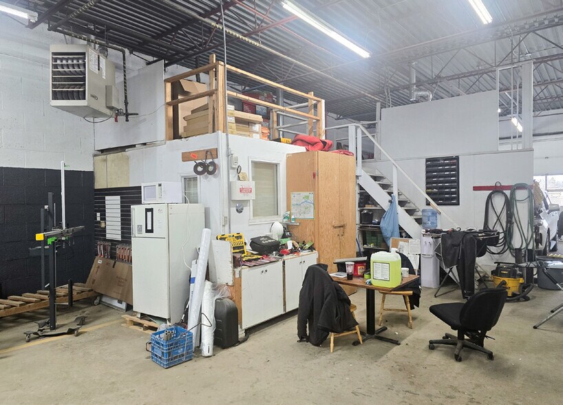 More Photos Of 233 17th St W, Prince Albert Auto Repair For Sale