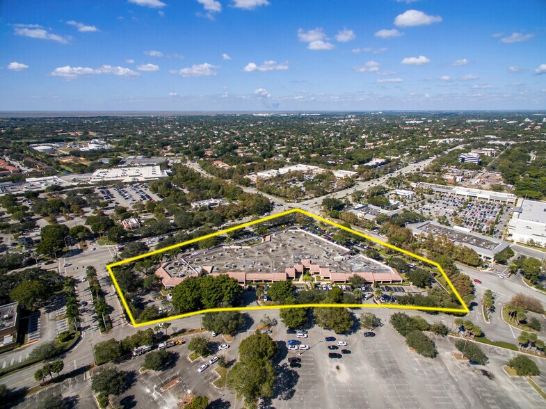 More Photos Of 901-1001 N University Dr, Coral Springs General Retail For Lease