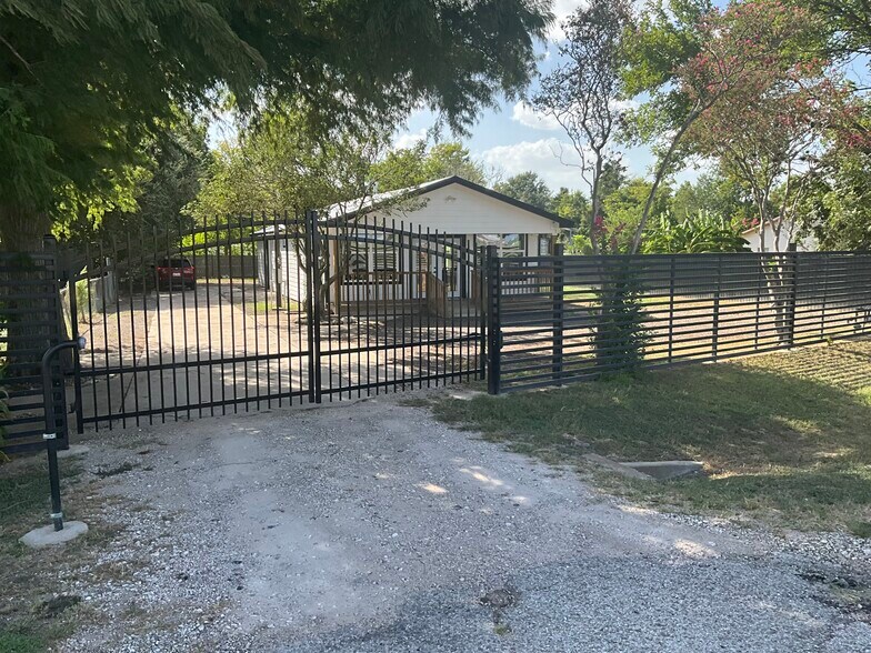 More Photos Of 21095 FM 362 Rd, Waller Flex For Sale