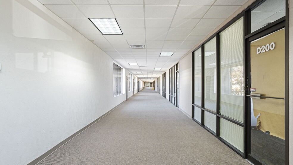 More Photos Of 3311 W Clearwater Ave, Kennewick Office For Sale