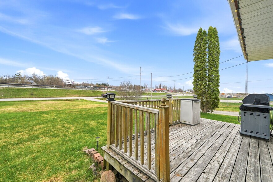 More Photos Of 4142 Stewarts Ln, Severn Flex For Sale