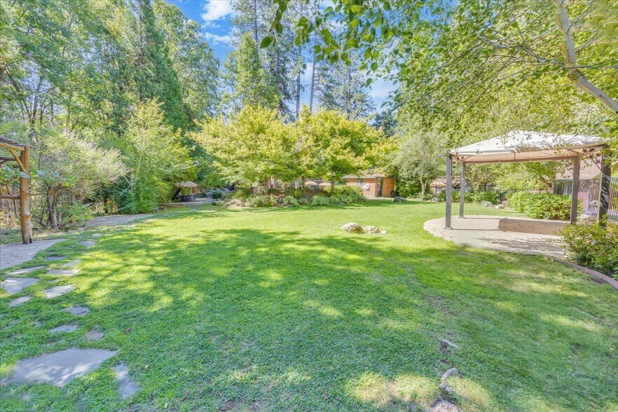 More Photos Of 22732 Middle Camp rd, Sonora Hotel For Sale