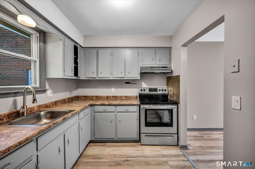 More Photos Of 40 Briarwood Ln, Branford Apartments For Sale