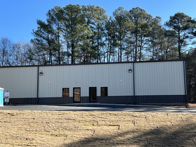 Primary Photo Of 503 Plantation Park Dr, Loganville Warehouse For Lease