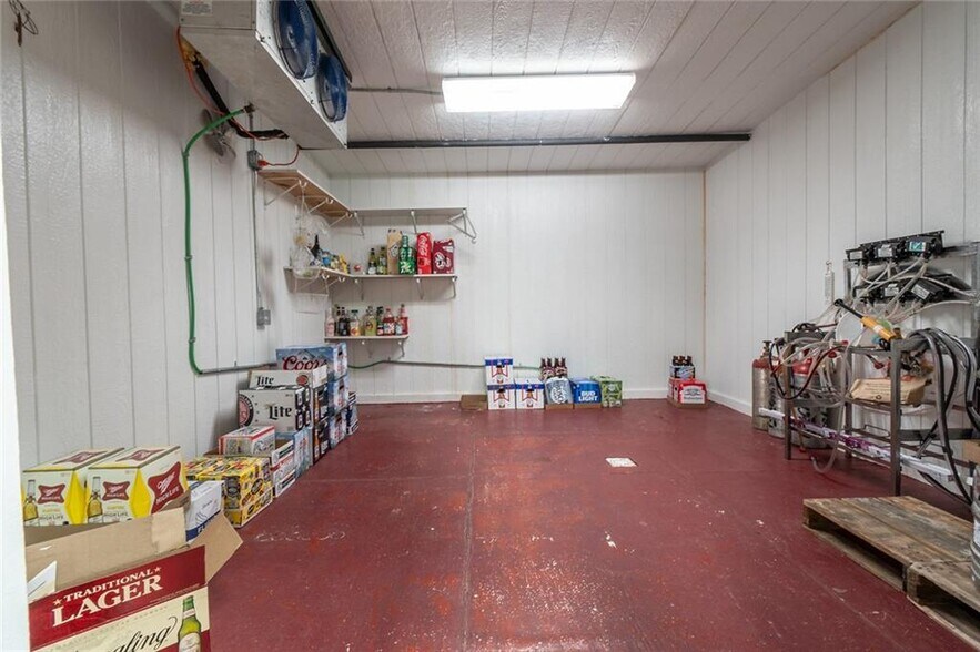 More Photos Of 233 Hwy 75, Sycamore Restaurant For Sale