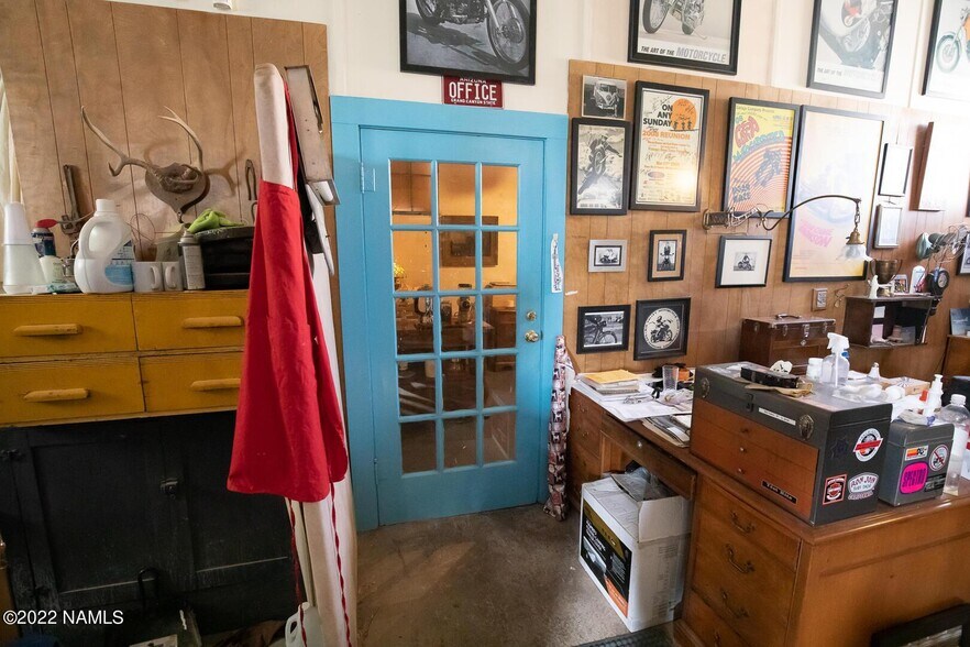 More Photos Of 213 N Kinsley Ave, Winslow Storefront For Sale