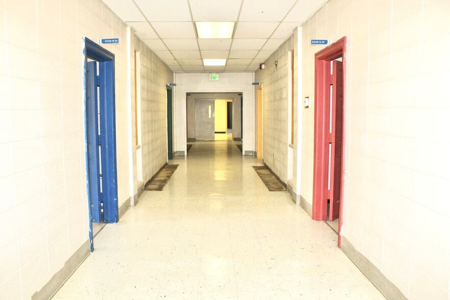 More Photos Of 2005 N Country Club Dr, Montgomery Schools For Sale