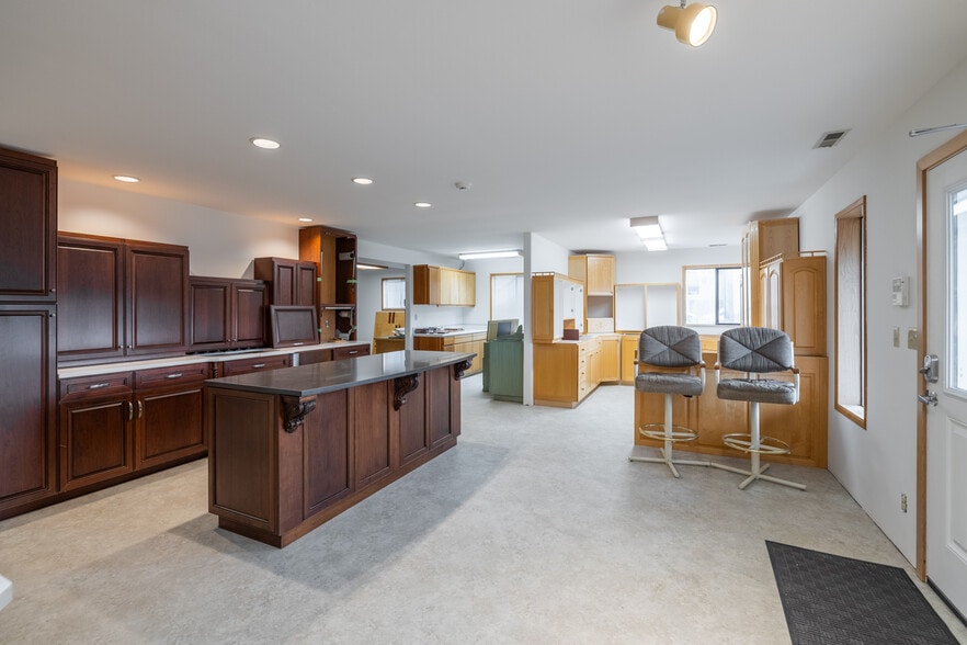 More Photos Of 3111 T Ave, Anacortes Warehouse For Sale