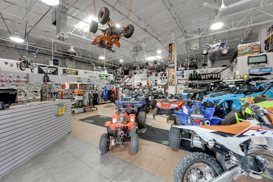 More Photos Of 4440 E Craig Rd, Las Vegas Distribution For Sale