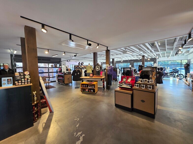 More Photos Of 32 Palmetto Bay Rd, Hilton Head Island Unknown For Lease