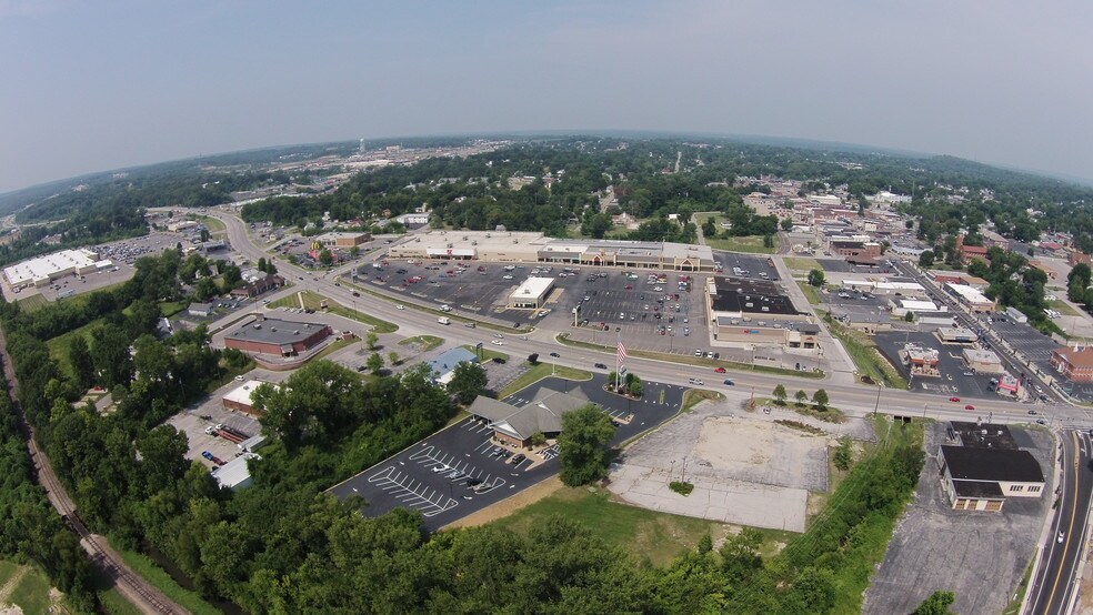 Primary Photo Of 101-155 Twin City Mall, Crystal City Unknown For Lease