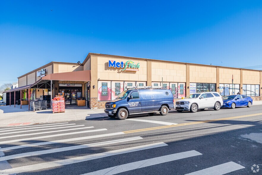 More Photos Of 2407-2411 150th St, Whitestone Supermarket For Sale