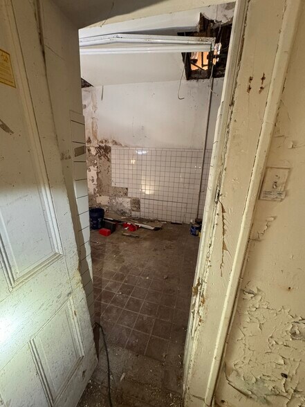 More Photos Of 238 N 53rd St, Philadelphia Funeral Home For Sale