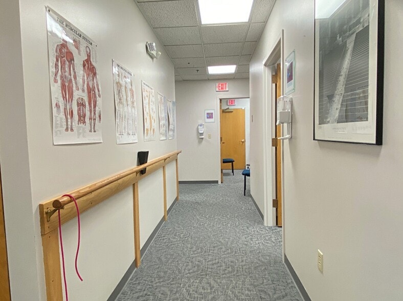 More Photos Of 20 Pondmeadow Dr, Reading Medical For Sale