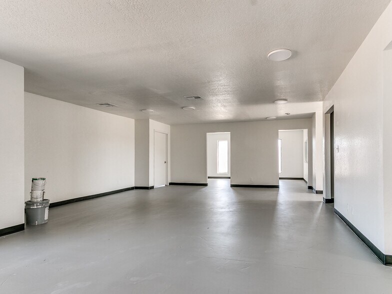 More Photos Of 7030 W Wilshire Blvd, Oklahoma City Storefront Retail Office For Lease