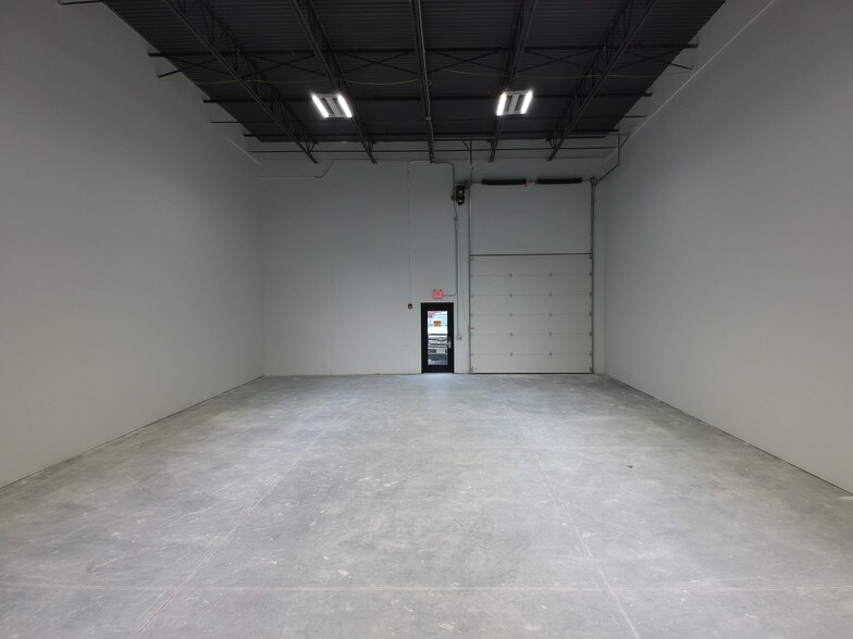 More Photos Of 20 Haypress Rd, Cranbury Warehouse For Lease