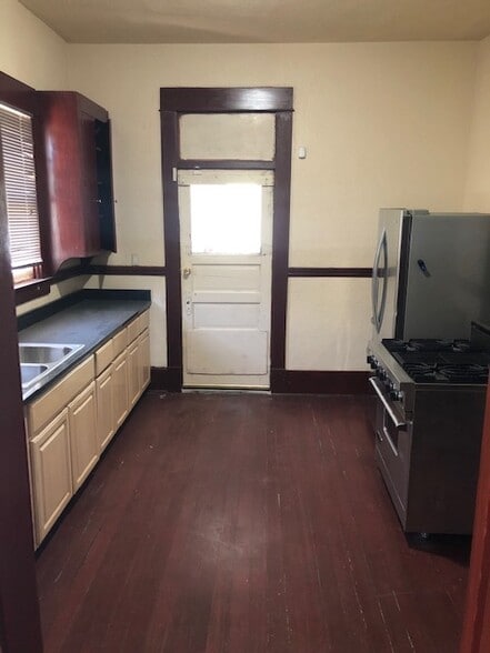 More Photos Of 1004 N 6th Ave, Tucson Office For Lease