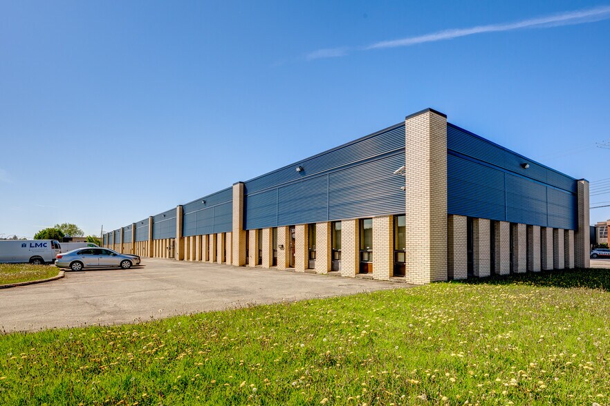 More Photos Of 2970-3090 Rue Brabant-Marineau, Montréal Warehouse For Lease