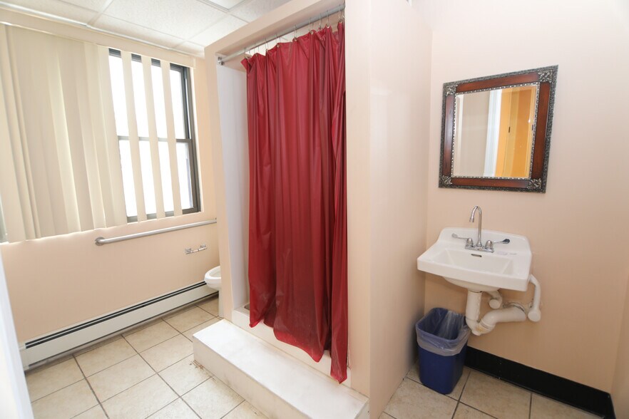 More Photos Of 8 Revolutionary Rd, Ossining Medical For Lease