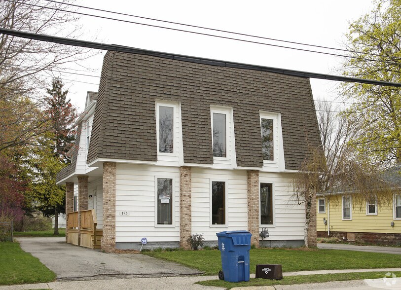 More Photos Of 175 2nd St, Belleville Office For Sale