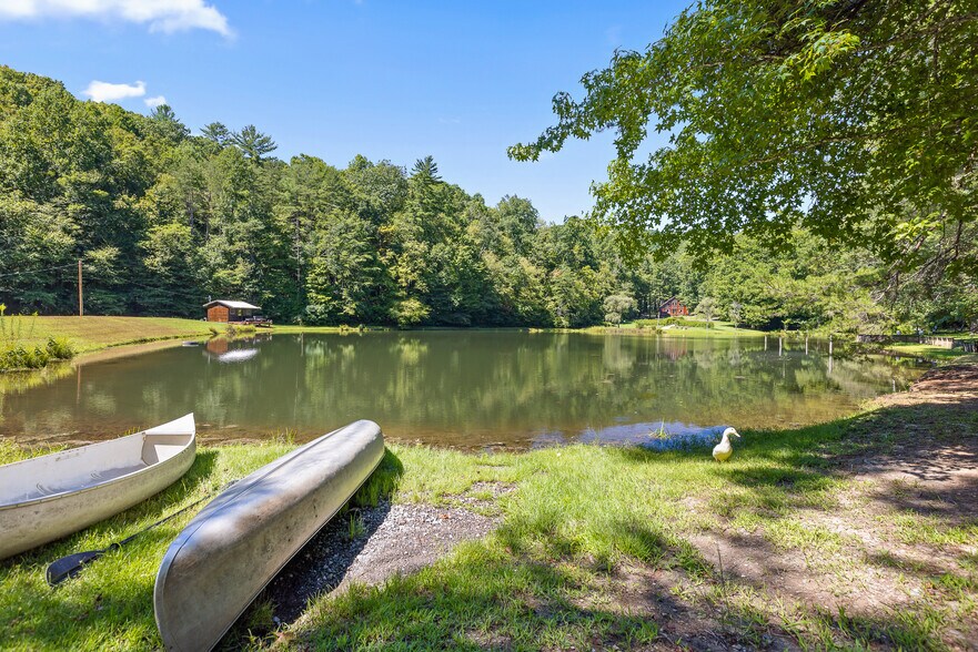 More Photos Of 340 Willow Creek Dr, Blue Ridge Hotel For Sale